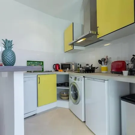 Gioffredo 55 - 2 Beds W Ac On Massena Square *